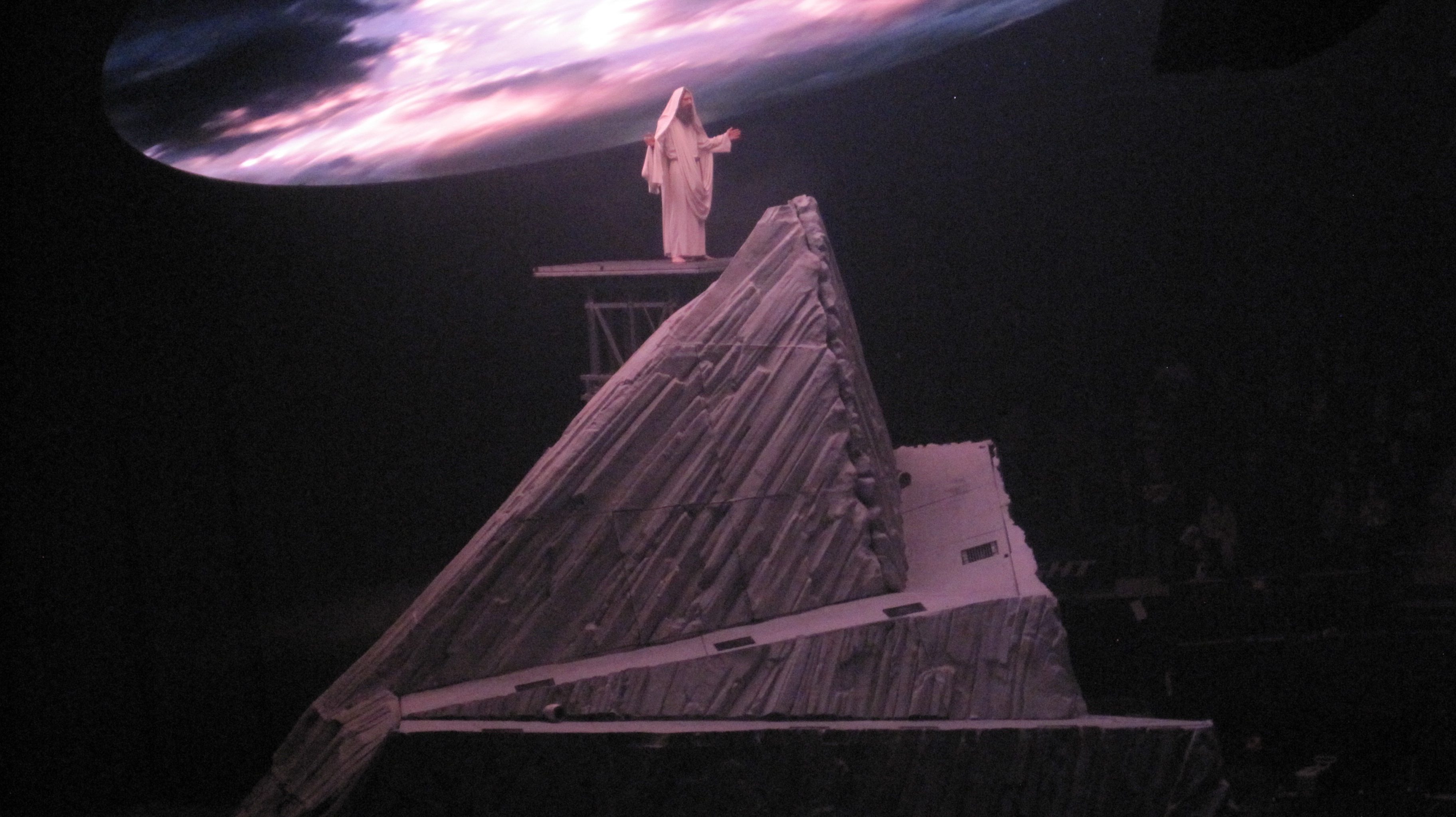 concert recap yeezus tour at square garden kanye west all of the lights interlude